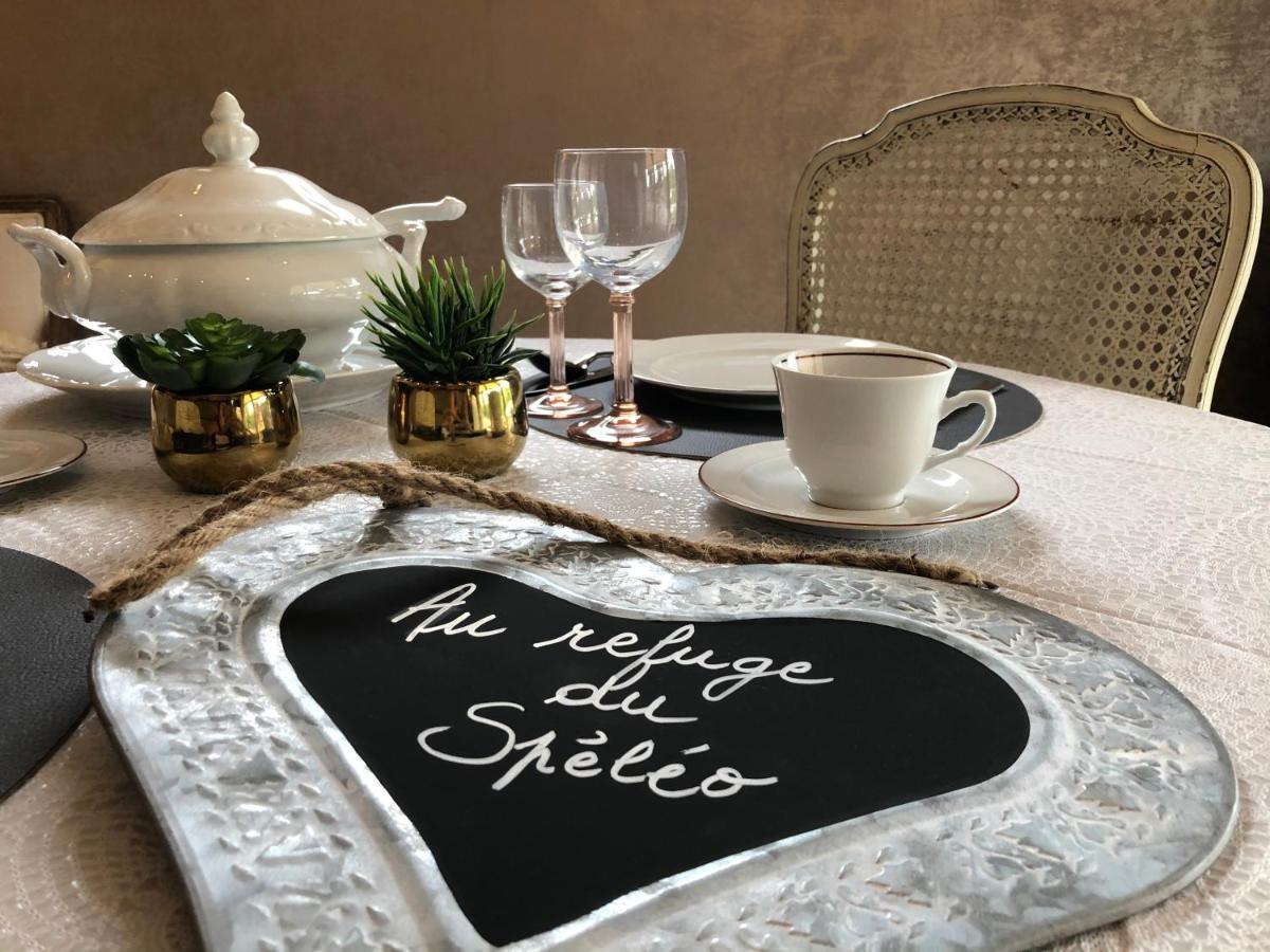 Bed and Breakfast Au Refuge Du Speleo Отон Экстерьер фото